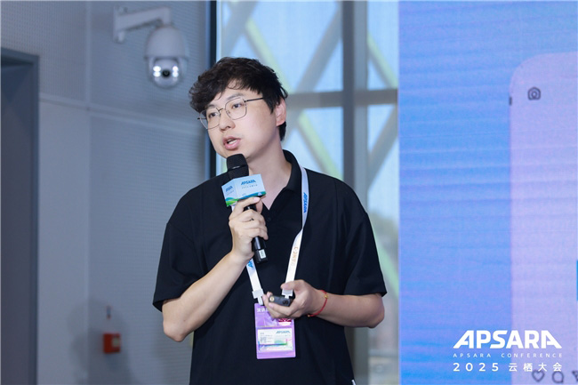 全面聚焦 AI,定義“智能化融合通信”新時(shí)代 全面聚焦 AI,定義“智能化融合通信”新時(shí)代